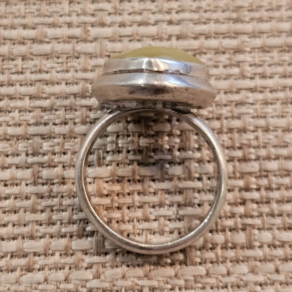 Vintage sterling silver and matte yellow serpentine ring size 5.5
